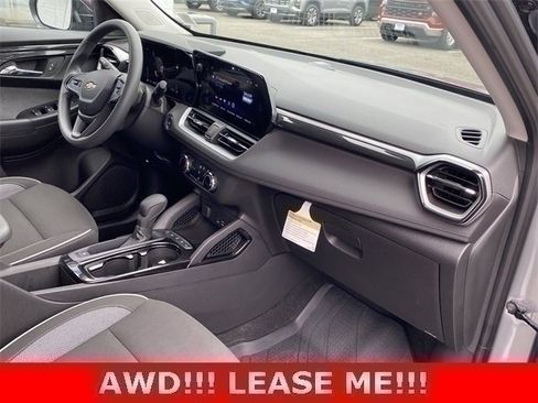 Used 2025 Chevrolet TrailBlazer LS w/ LS Convenience Package image 27