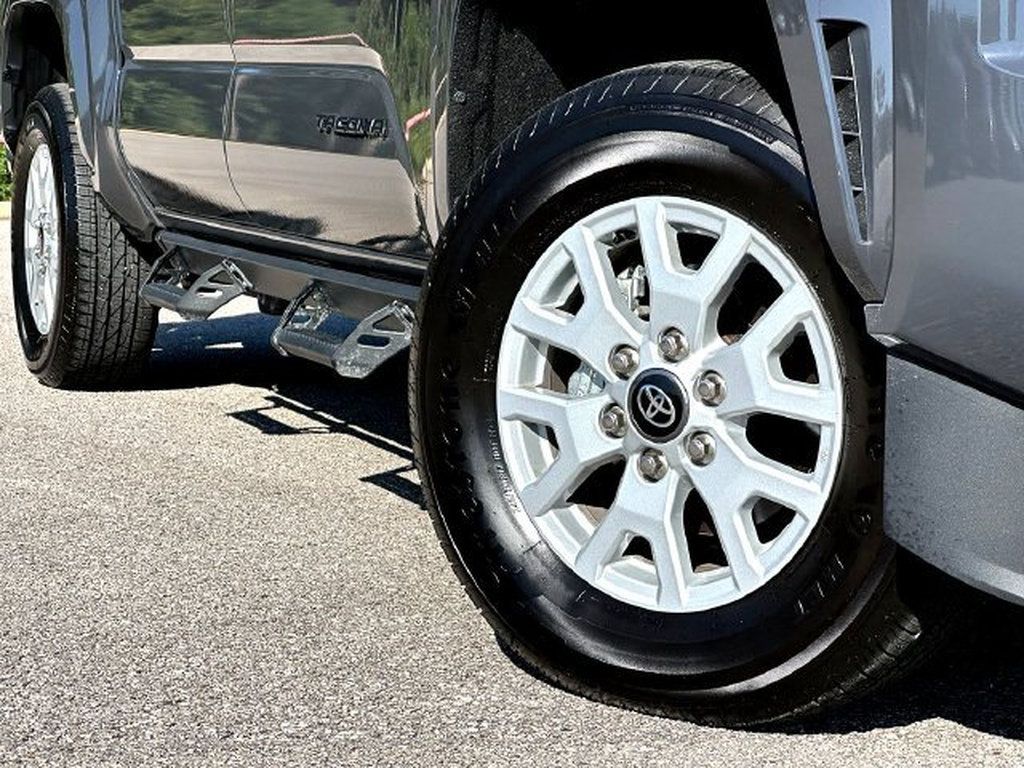 Used 2026 Toyota Tacoma SR5 AWD/4WD image 2