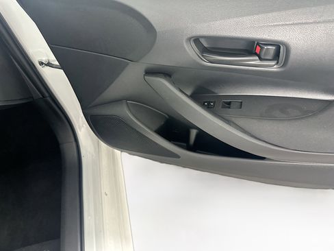 Used 2024 Toyota Corolla LE image 32