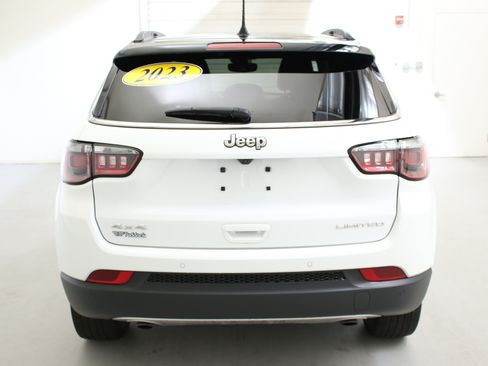 Used 2023 Jeep Compass Limited w/ Sun and Sound Group AWD/4WD image 7