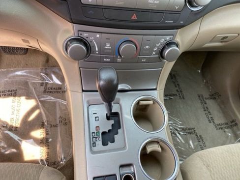 Used 2010 Toyota Highlander 4WD image 11