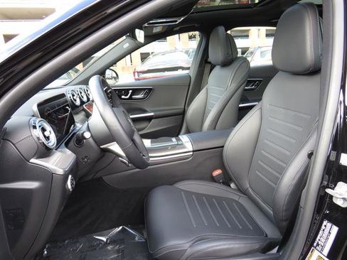 Used 2025 Mercedes-Benz C 300 4MATIC Sedan image 19