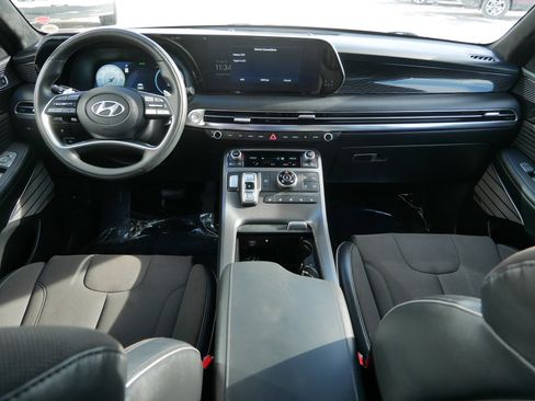 Used 2025 Hyundai Palisade Calligraphy image 9