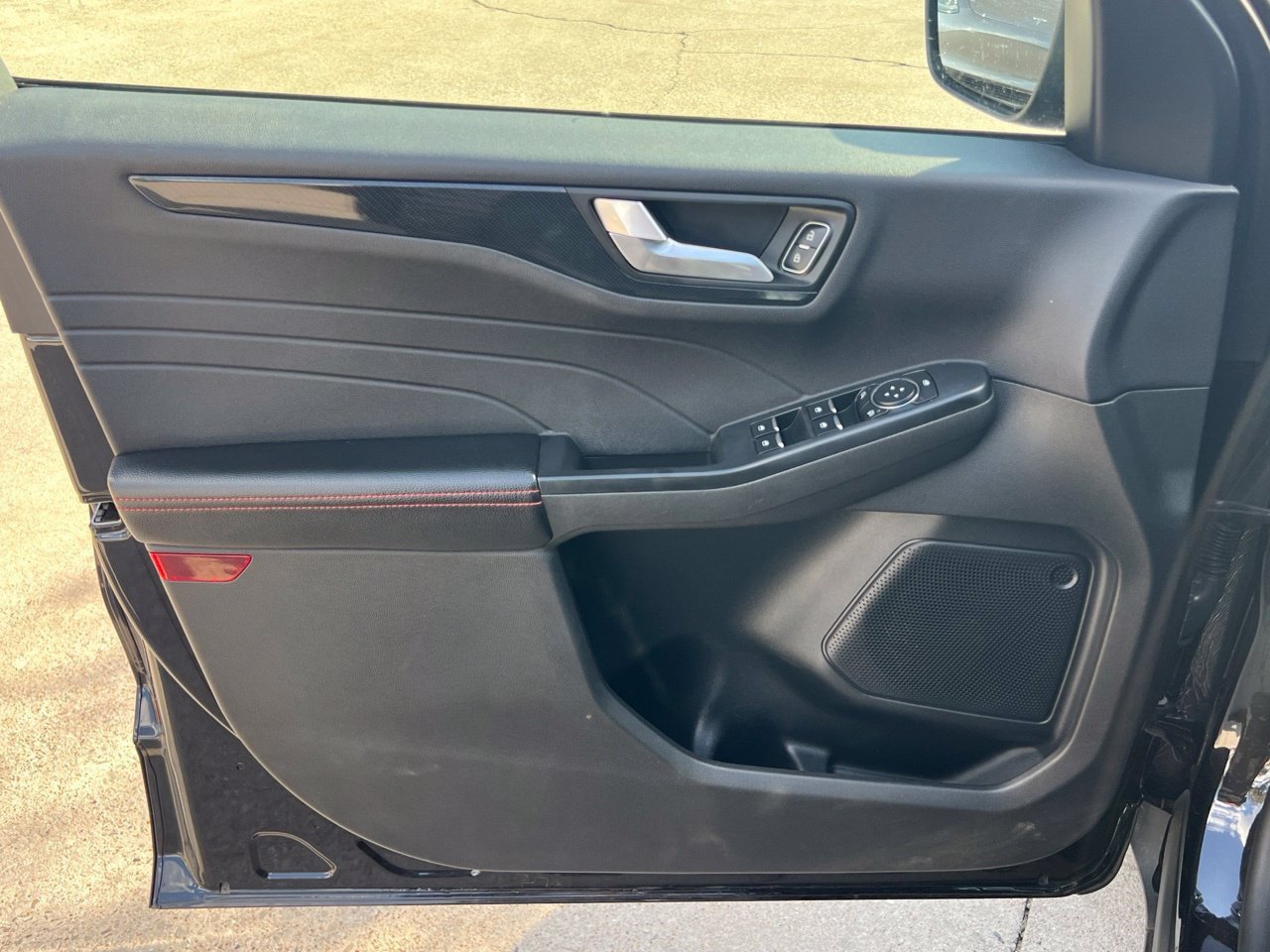 Used 2025 Ford Escape ST-Line FWD image 10