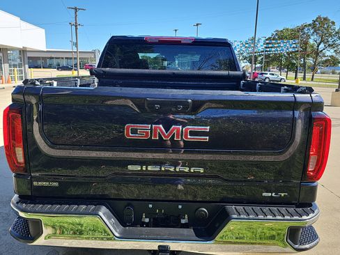 Used 2024 GMC Sierra 1500 SLT image 5