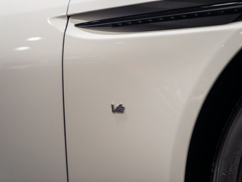 Used 2018 Aston Martin DB11 V12 RWD image 15