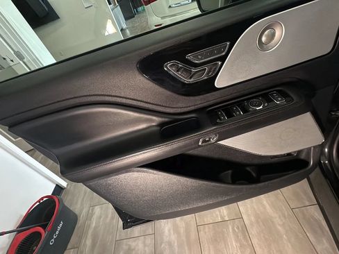Used 2020 Lincoln Aviator Reserve w/ Equipment Group 202A AWD/4WD image 23