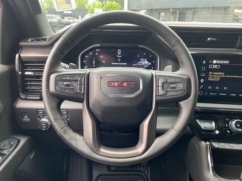 Used 2024 GMC Sierra 1500 AT4 w/ Technology Package AWD/4WD image 19