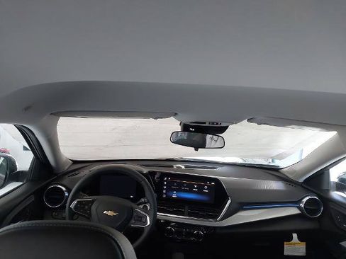 New 2026 Chevrolet Trax LT w/ Driver Confidence Package FWD image 5