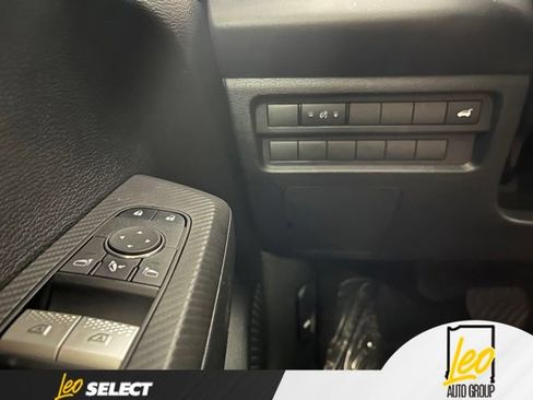 Used 2024 Mitsubishi Outlander SE AWD/4WD image 25
