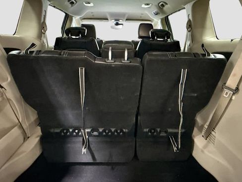 Used 2022 Chrysler Pacifica Touring-L FWD image 23