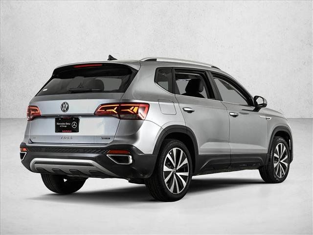 Used 2023 Volkswagen Taos SE w/ Panoramic Sunroof Package AWD/4WD image 5