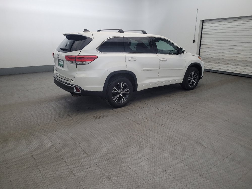 Used 2018 Toyota Highlander LE w/ Protection Package #3 AWD/4WD image 10