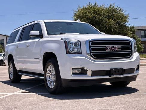 Used 2019 GMC Yukon XL SLT w/ Open Road Package AWD/4WD image 10