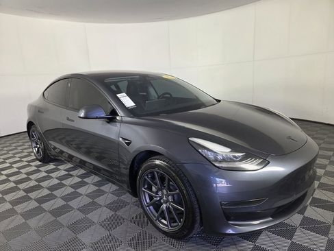 Used 2018 Tesla Model 3 Long Range image 2