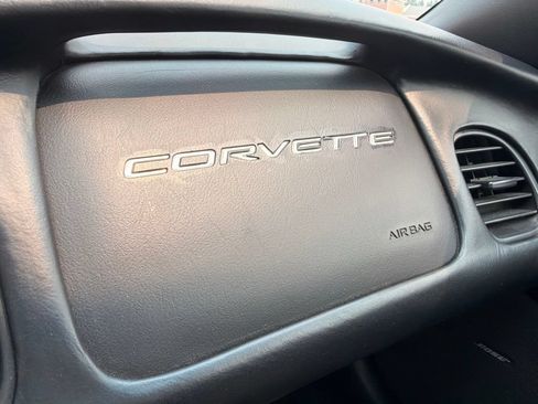 Used 2002 Chevrolet Corvette Convertible w/ Preferred Equipment Group2 RWD image 23