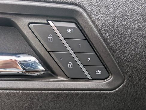 Used 2023 GMC Canyon AT4 w/ AT4 Premium Package image 17