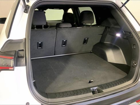 Used 2026 Chevrolet Equinox LT AWD/4WD image 5