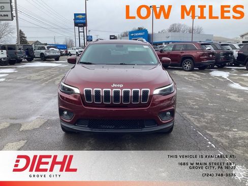 Used 2019 Jeep Cherokee Latitude Plus w/ Cold Weather Group image 2