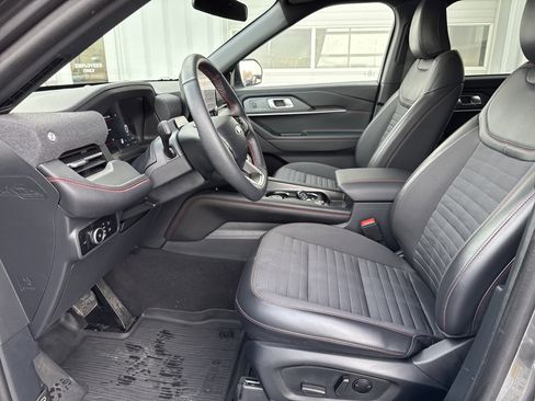 Used 2025 Ford Explorer ST-Line w/ ST-Line Street Pack image 20