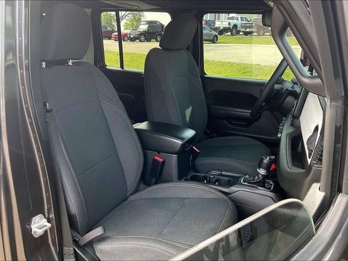 Used 2024 Jeep Wrangler Unlimited w/ Convenience Group AWD/4WD image 7