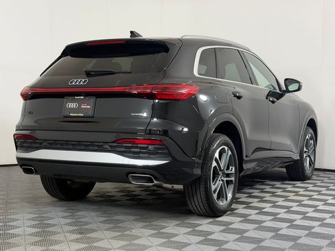 Certified 2025 Audi Q5 Premium AWD/4WD image 9