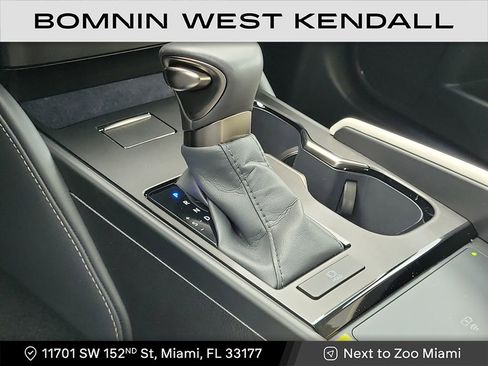 Used 2025 Lexus ES 350 w/ Premium Package image 24