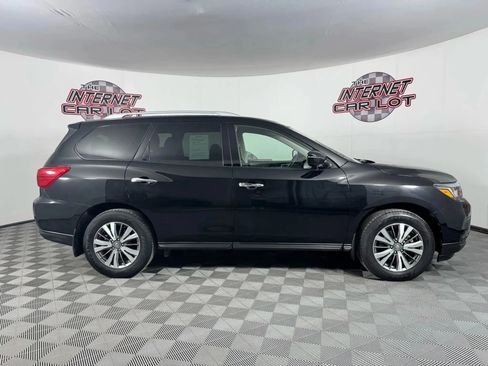 Used 2019 Nissan Pathfinder S image 8