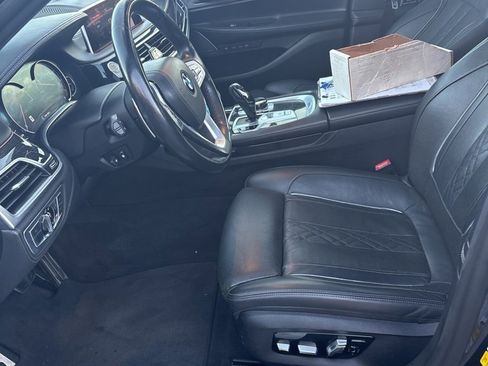Used 2019 BMW 750i w/ Executive Package image 11