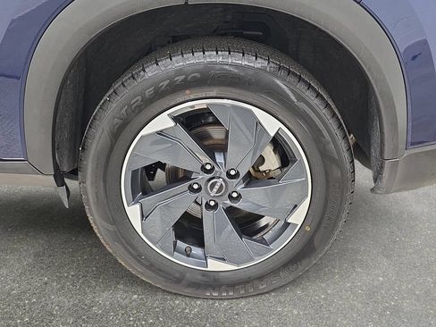Used 2025 Nissan Rogue SV FWD image 30