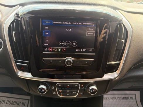 Used 2020 Chevrolet Traverse LS AWD/4WD image 23