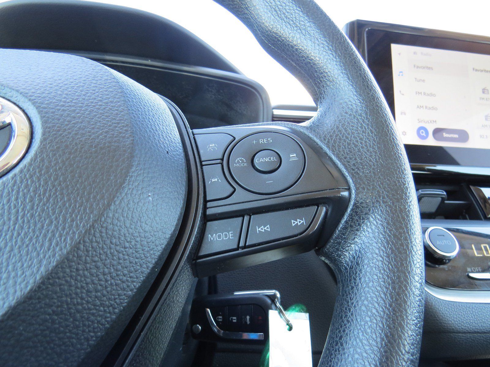 Used 2024 Toyota Corolla LE FWD image 15