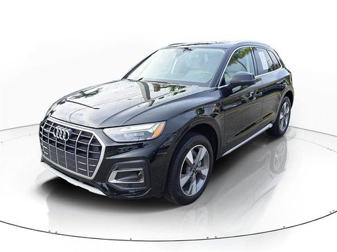 Certified 2023 Audi Q5 2.0T Premium w/ Convenience Package image 2