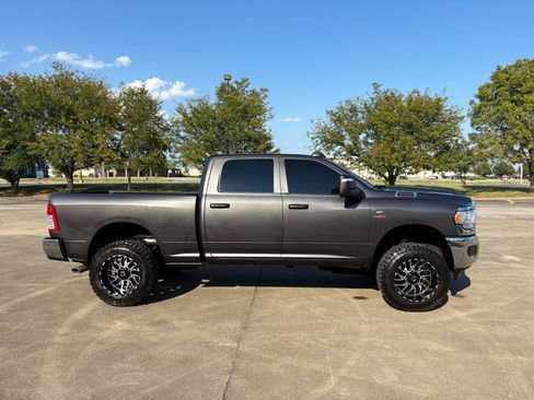 Used 2024 RAM 2500 Tradesman w/ Chrome Appearance Group AWD/4WD image 14