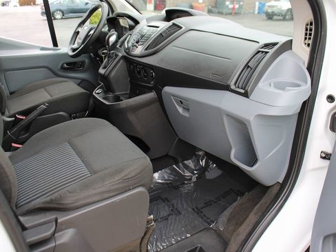Used 2019 Ford Transit 150 XLT image 21