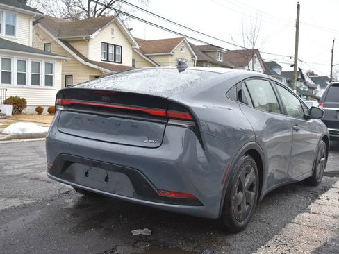 Used 2023 Toyota Prius LE image 5