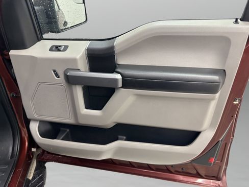 Used 2017 Ford F150 XLT w/ Trailer Tow Package image 25