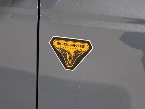 New 2025 Ford Bronco Badlands image 11