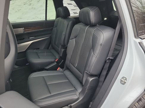 New 2026 Cadillac Vistiq Luxury image 28