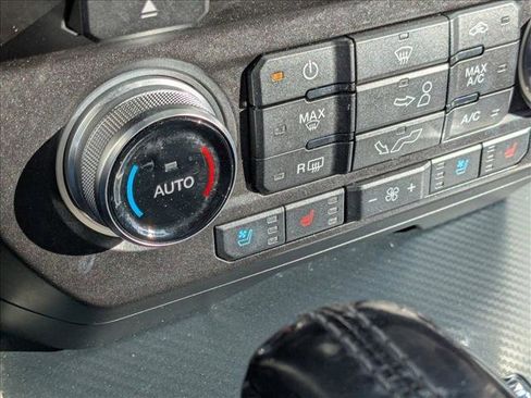 Used 2018 Ford F150 Lariat w/ Equipment Group 502A Luxury image 16