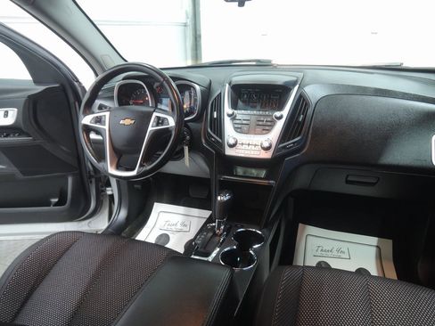 Used 2017 Chevrolet Equinox LT w/ Convenience Package image 34