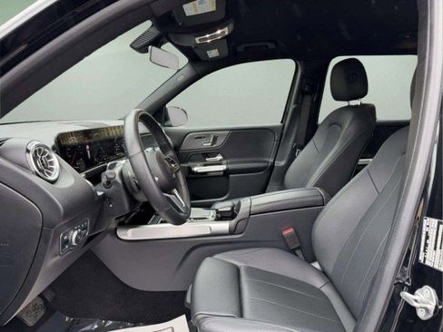 Certified 2022 Mercedes-Benz GLB 250 4MATIC image 18