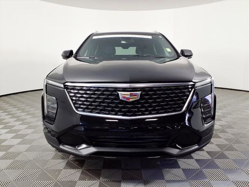 Certified 2024 Cadillac XT4 Premium Luxury image 2