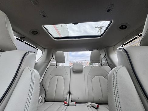 Used 2018 Chrysler Pacifica Limited w/ Advanced Safetytec Group image 28