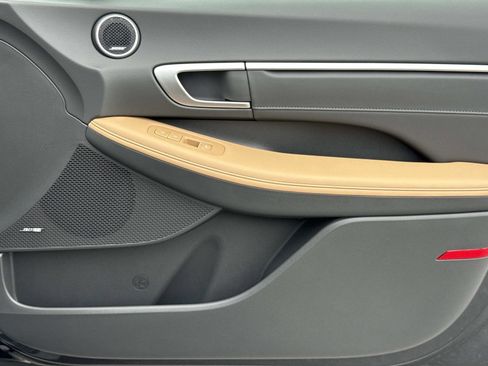 Used 2025 Hyundai Sonata Limited image 18