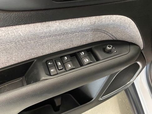 New 2025 Jeep Compass Sport image 11