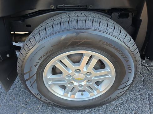 Used 2011 Chevrolet Colorado LT w/ Power Convenience Package AWD/4WD image 17