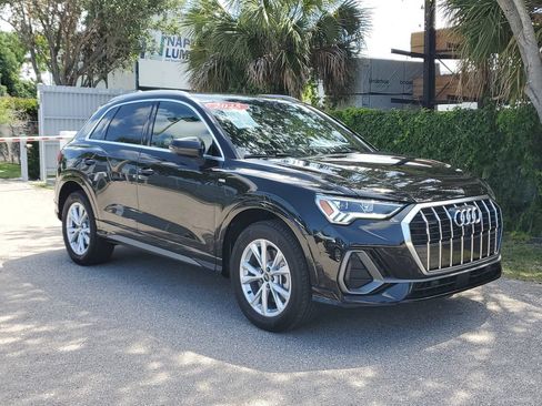 Certified 2025 Audi Q3 2.0T Premium Plus w/ Premium Plus Package AWD/4WD image 2