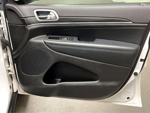 Used 2021 Jeep Grand Cherokee Limited w/ Premium Lighting Group image 24