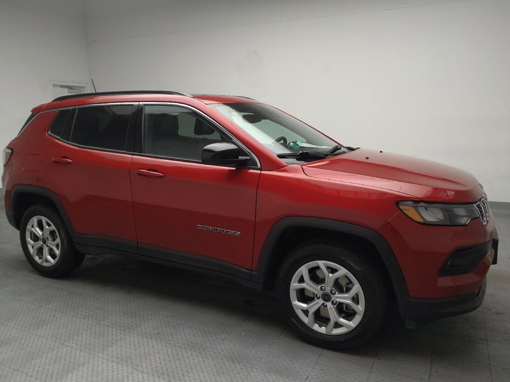 Used 2025 Jeep Compass Latitude w/ Sun & Sound Group AWD/4WD image 11
